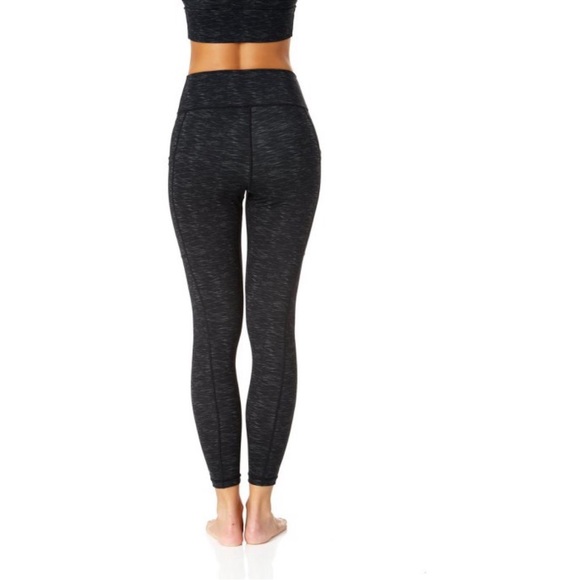 Anne Cole Active - Women's High Waist
3/4 Capri Legging - Heather - Medium - Picture 2 of 3